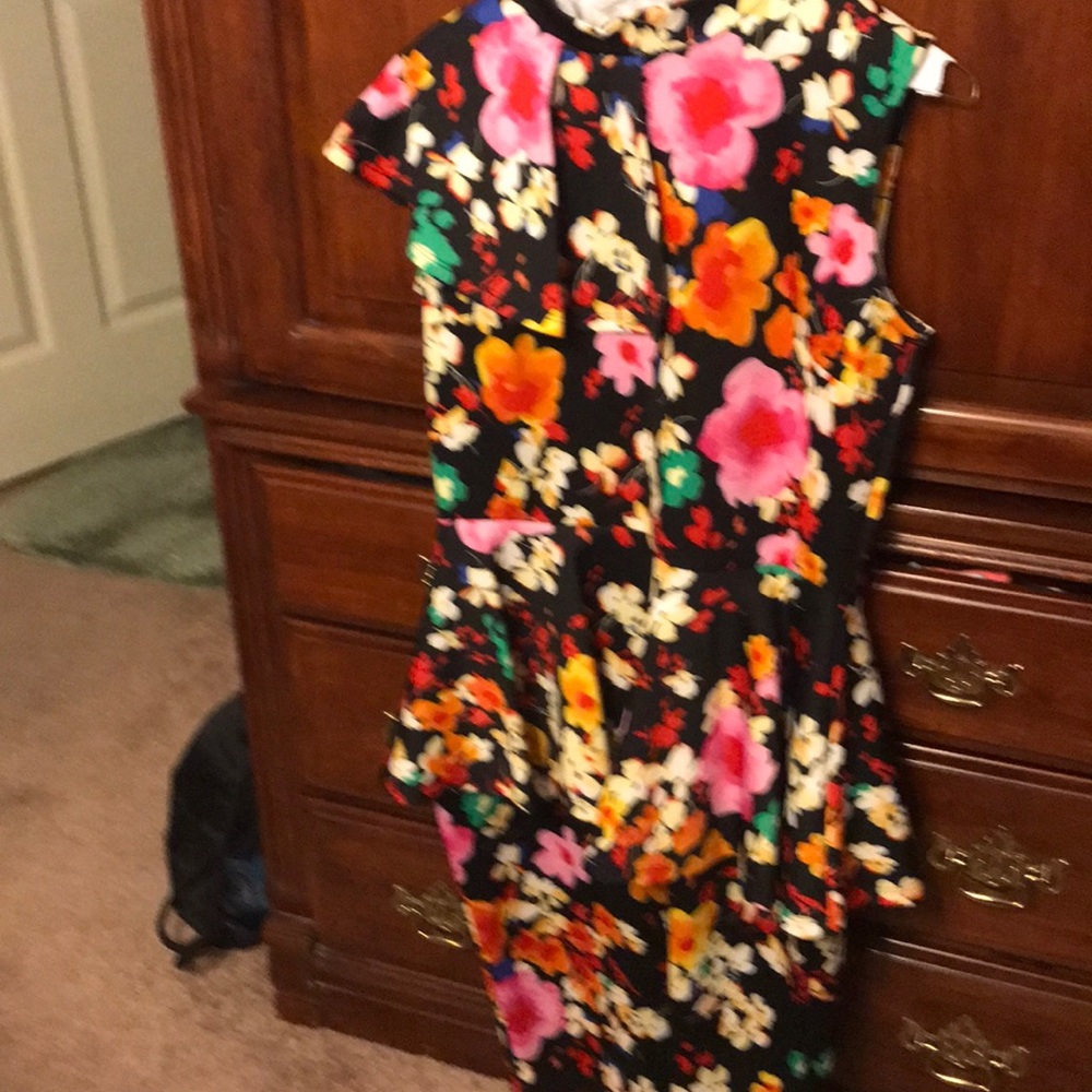 Boutique Wall Street Ruffle dress